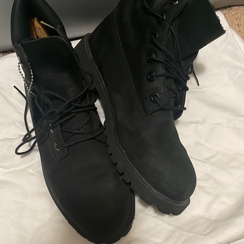 Black Timberlands 🥾 - Picture 3 of 4